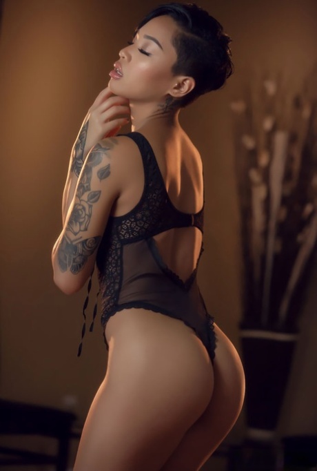 Latina Milf Big Ass free porn photo
