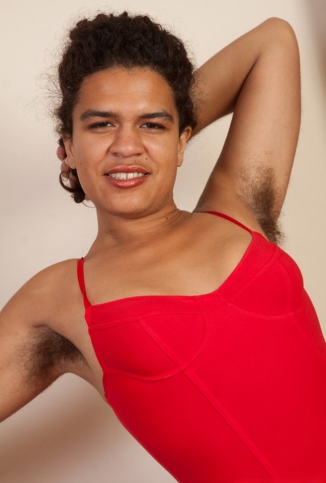 Brazzilian Cacheada nude photo