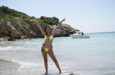 Brazzilian Kira Perez Step hot naked image