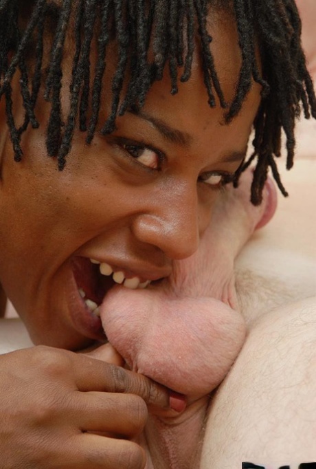 African London River Lesbian porn photo