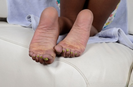 Brazzilian Lesbian Foot perfect photos