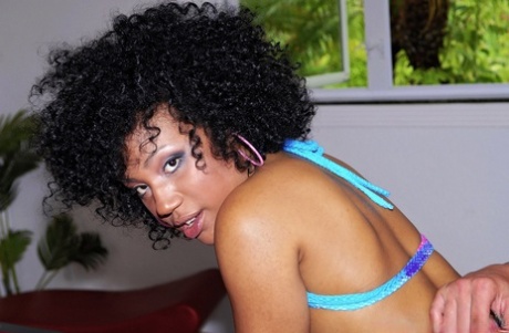 African Big Teen 18+ nudes archive