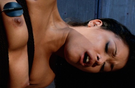Brazzilian Mom Yoga sexy nude galleries