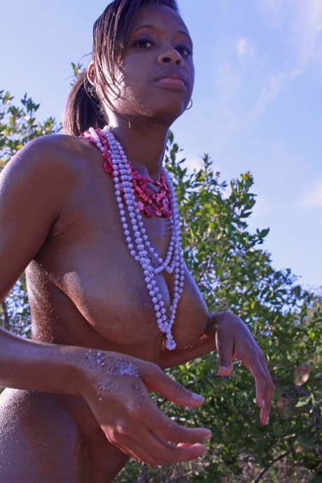 African Lesbienne Française porno picture