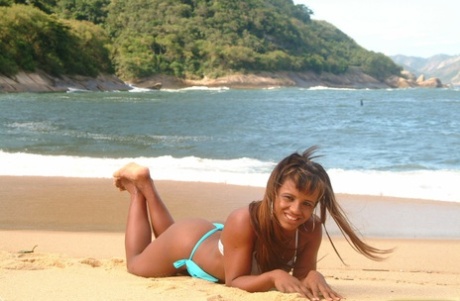 Brazzilian Friends Masturbate free nude photo