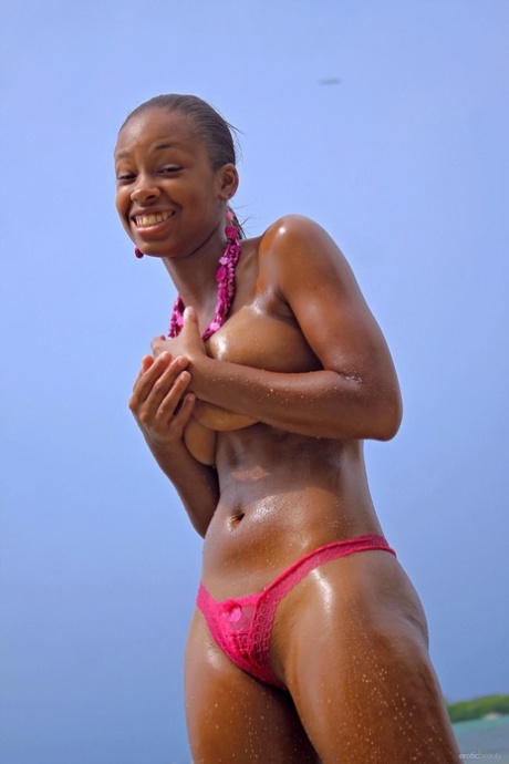 Brazzilian Athena sexy nudes photos