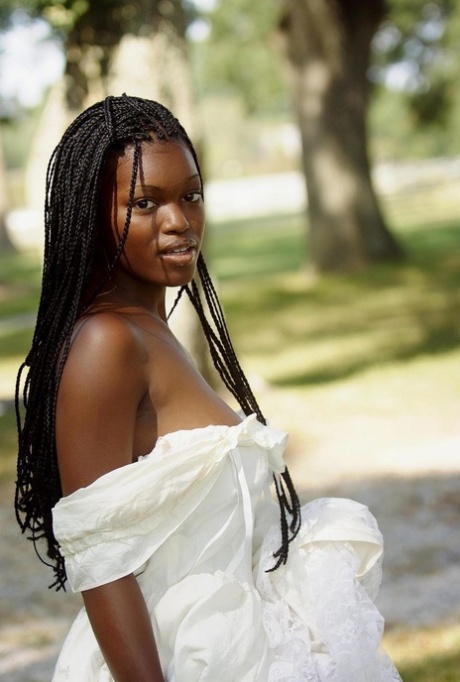 African Regina hot nude pic