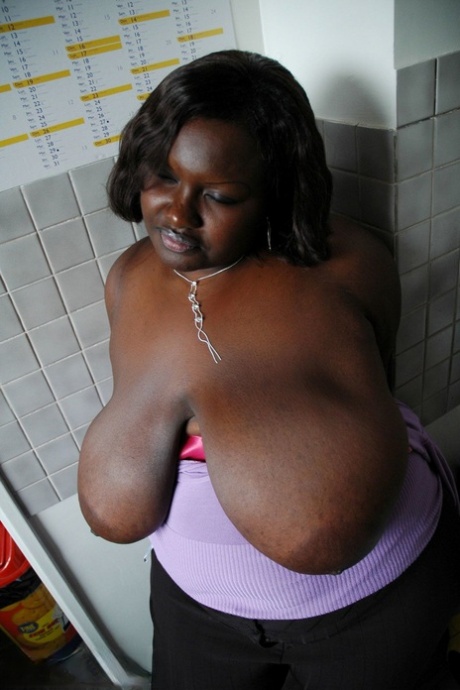 African Snicka beautiful nude picture