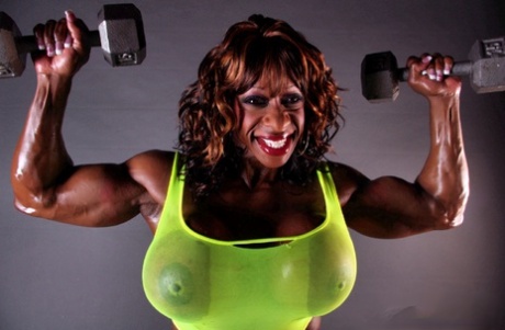 African Muscle Woman free xxx image