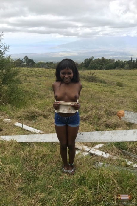 African Teen And Milf 18+ porno photos