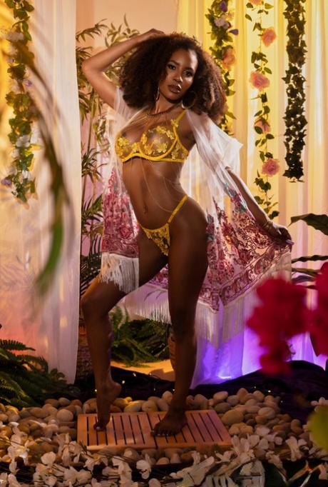 African Serena Becker sexy xxx pictures