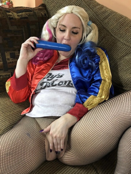 Harley Quinn porn model pictures