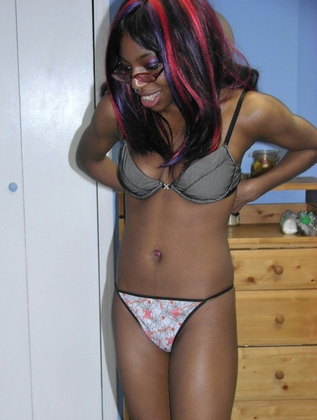 African Kamila Reyes beautiful nude img
