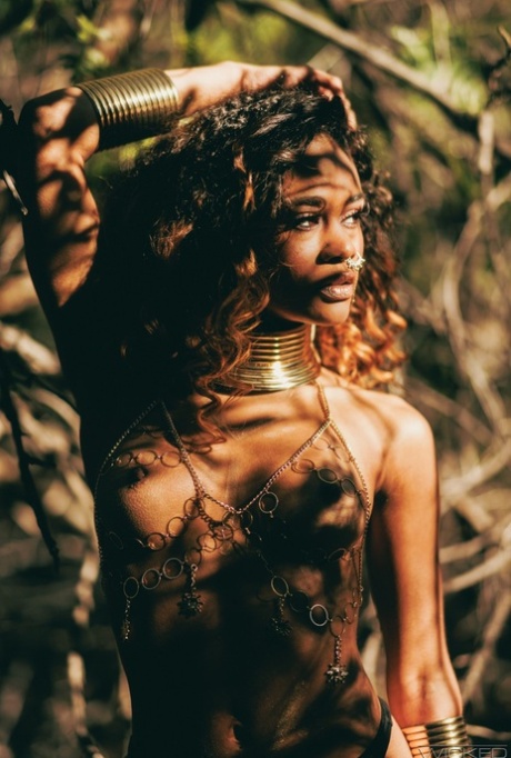 Brazzilian Klara Gold Anal free naked photos