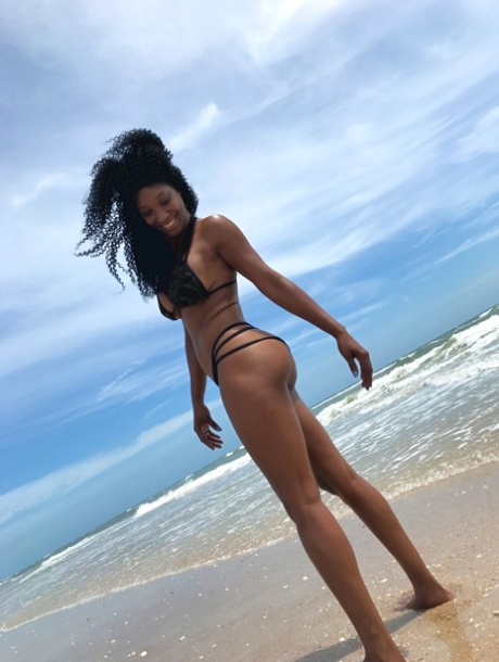 Black Lesbian Blowjob sexy nude img