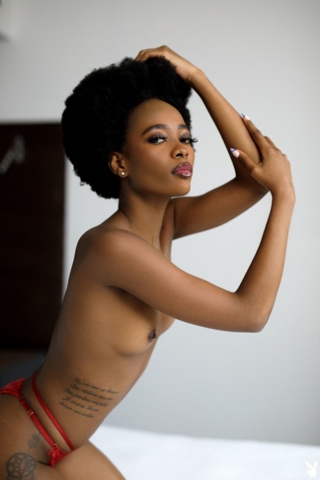 Brazzilian Momoka beautiful nude photos