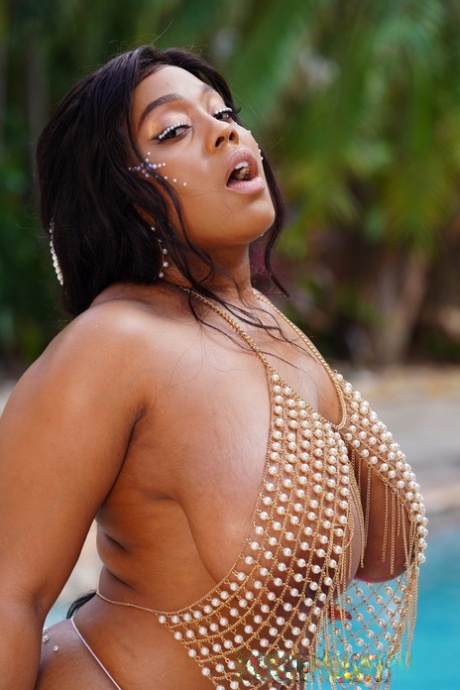 Brazzilian Notty nudes photos